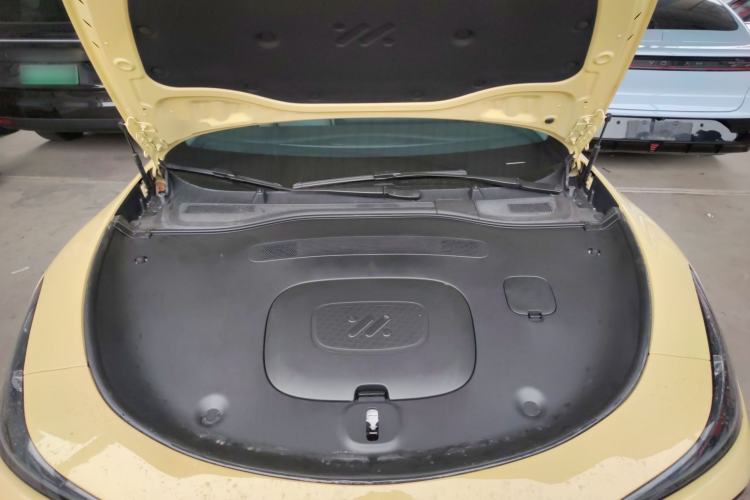 Used IM L6 2024 Max Standard Edition Engine Bay
