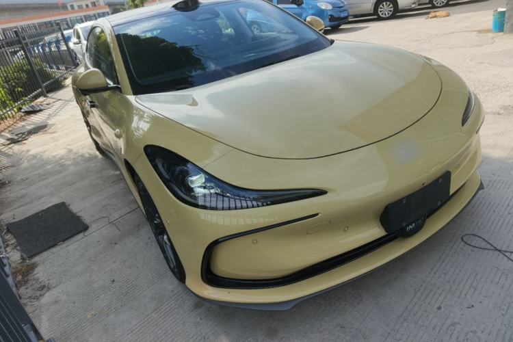 Used IM L6 2024 Max Standard Edition Front Right 45 Deg