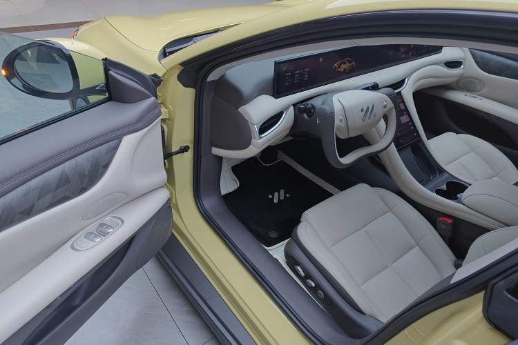 Used IM L6 2024 Max Enhanced Performance Edition Interior 3