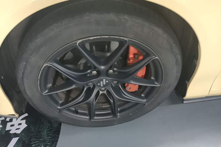 Used IM L6 2024 Max Standard Edition Left Front Wheel Hub