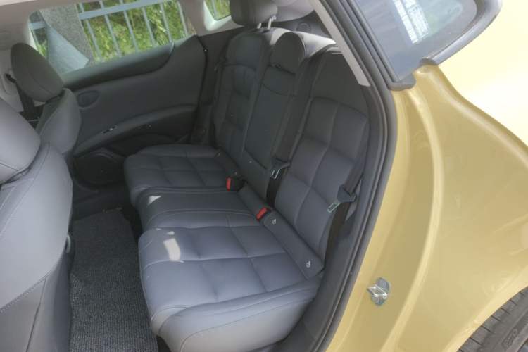 Used IM L6 2024 Max Standard Edition Left Rear Seat