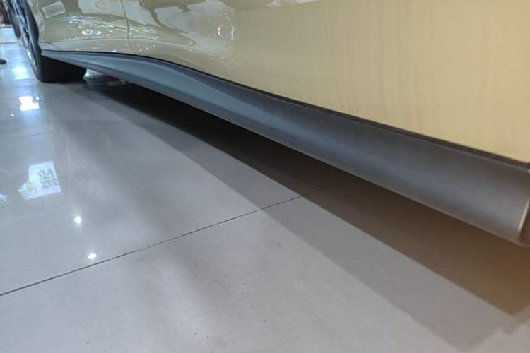 Used IM L6 2024 Max Enhanced Performance Edition Left Side Sill