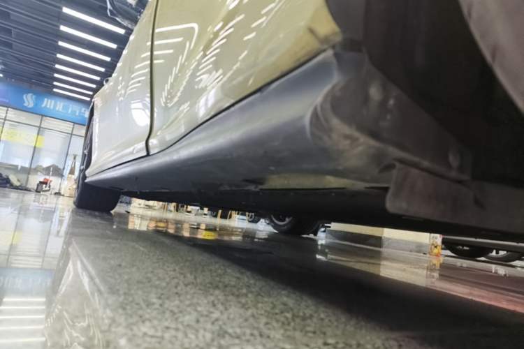 Used IM L6 2024 Max Standard Edition Left Side Sill