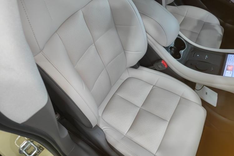 Used IM L6 2024 Max Enhanced Performance Edition Right Front Seat