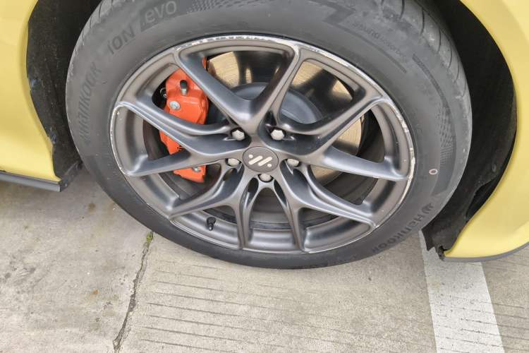 Used IM L6 2024 Max Standard Edition Right Front Wheel Hub
