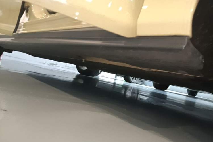 Used IM L6 2024 Max Standard Edition Right Side Sill