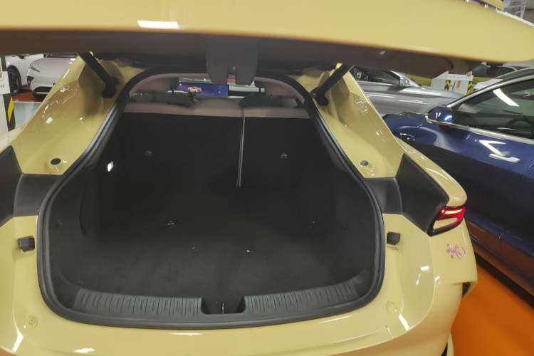 Used IM L6 2024 Max Standard Edition Trunk
