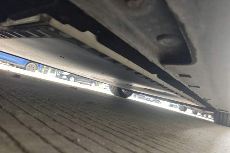 Used IM L6 2025 Max+ Chassis Rear Right