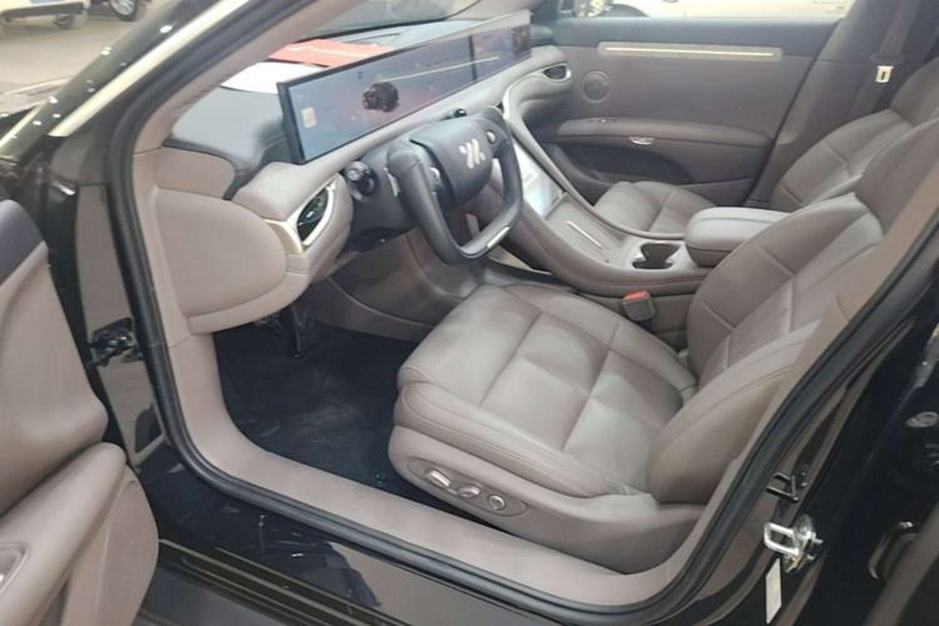 Used IM L6 2025 Ultra Model Driver Seat