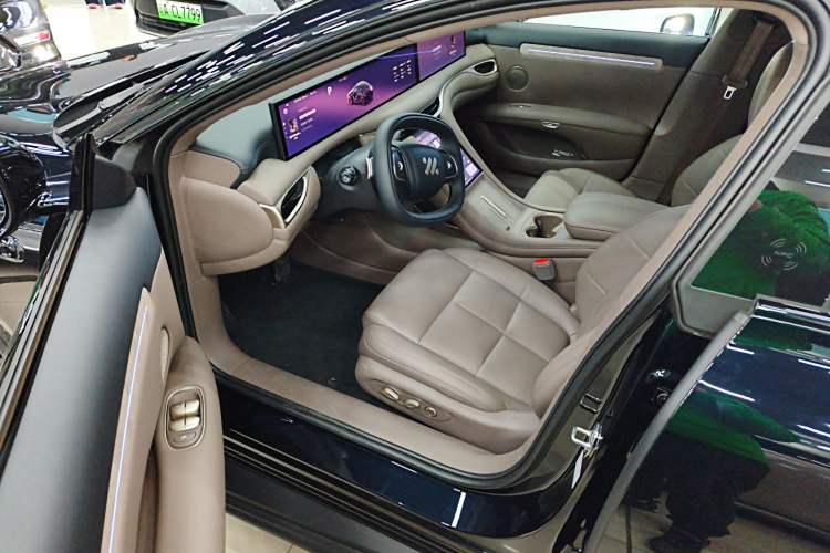 Used IM L6 2025 Ultra Model Driver Seat