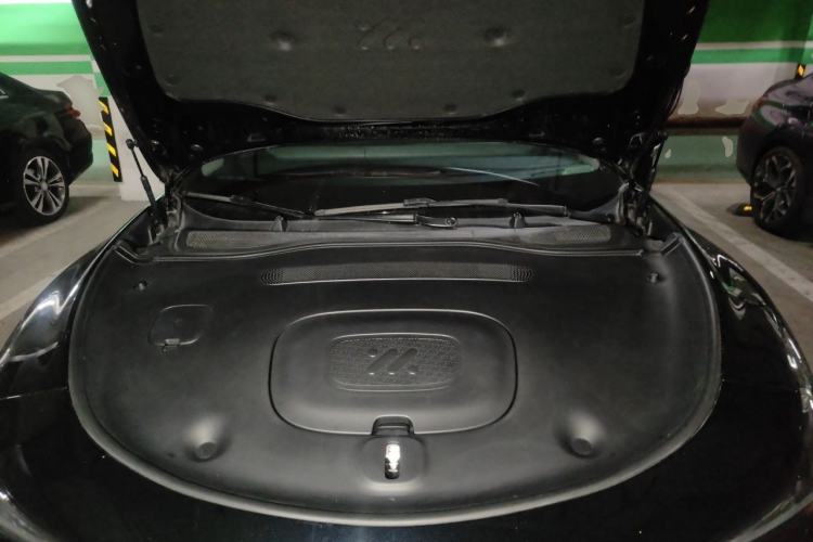 Used IM L6 2025 Ultra Model Engine Bay
