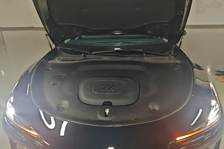 Used IM L6 2025 Max+ Engine Bay