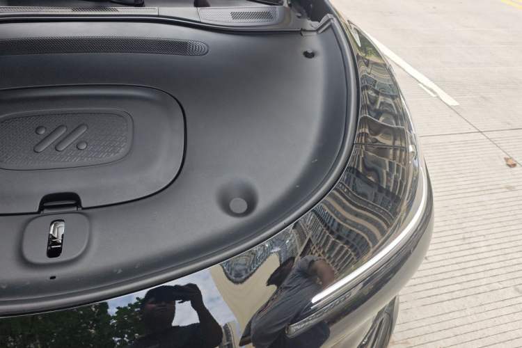 Used IM L6 2025 Max+ Engine Bay Left