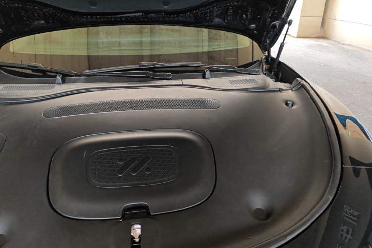 Used IM L6 2025 Ultra Model Engine Bay Left
