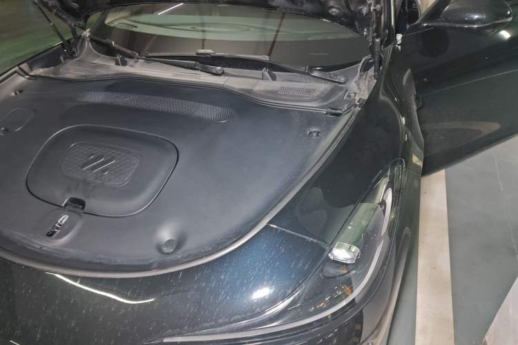 Used IM L6 2025 Max Engine Bay Left
