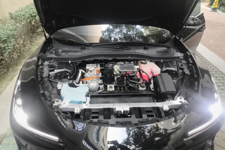 Used IM L6 2025 Ultra Model Engine Bay