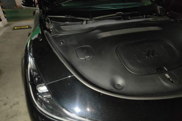 Used IM L6 2025 Ultra Model Engine Bay Right