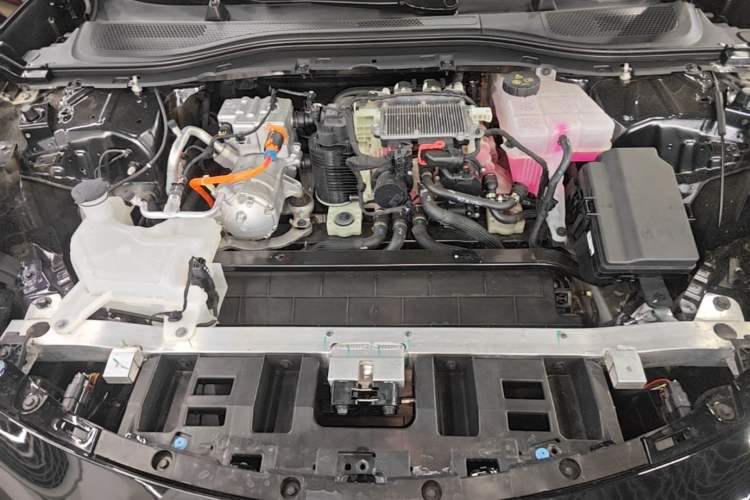 Used IM L6 2025 Ultra Model Engine Bay