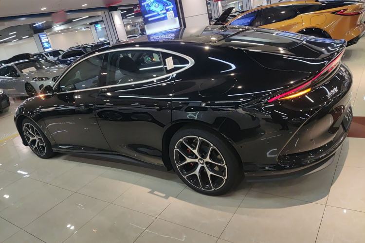 Used IM L6 2025 Ultra Model Exterior 3