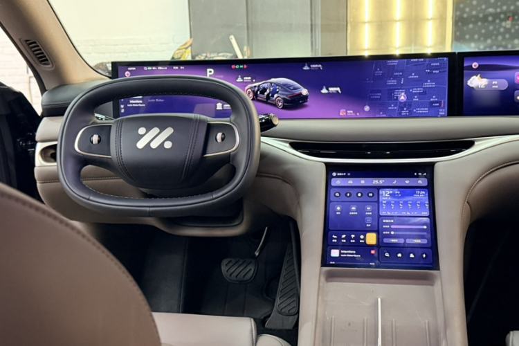 Used IM L6 2025 Ultra Model Interior 4