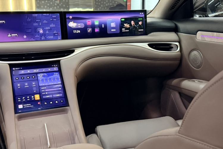 Used IM L6 2025 Ultra Model Interior 5