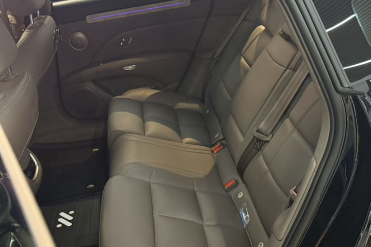 Used IM L6 2025 Ultra Model Interior 6