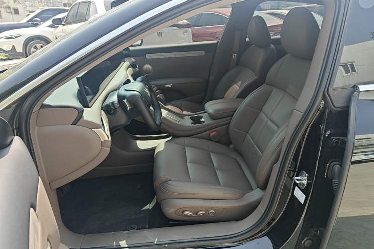 Used IM L6 2025 Ultra Model Left Front Seat