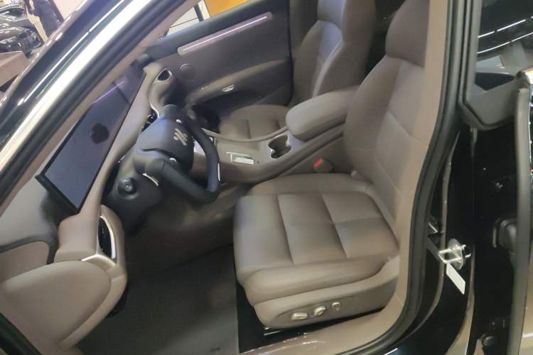Used IM L6 2025 Ultra Model Left Front Seat