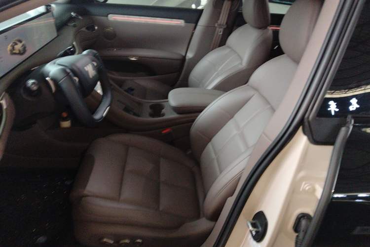 Used IM L6 2025 Max Left Front Seat