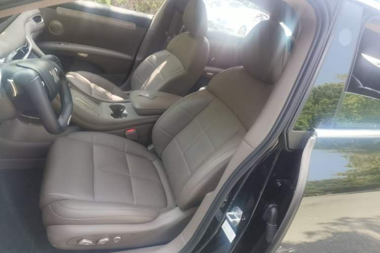 Used IM L6 2025 Ultra Model Left Front Seat