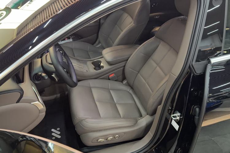 Used IM L6 2025 Ultra Model Left Front Seat