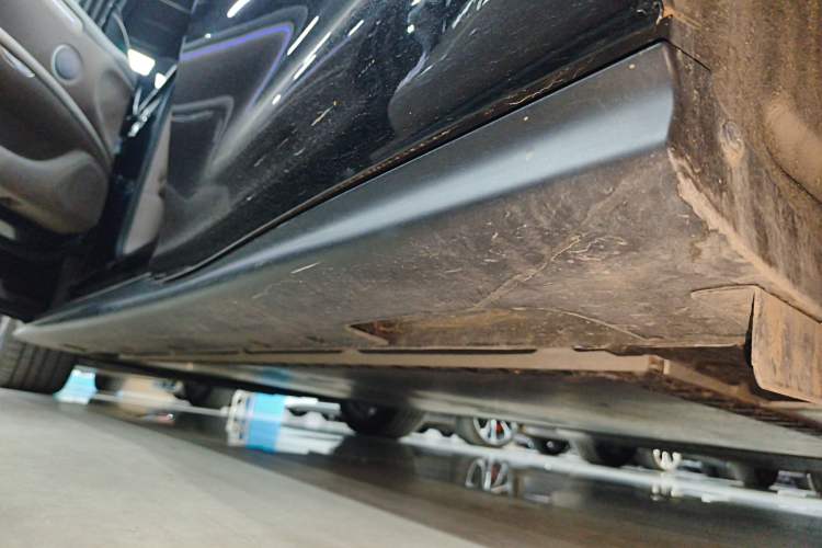 Used IM L6 2025 Ultra Model Left Side Sill