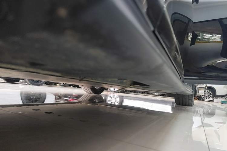 Used IM L6 2025 Max Left Side Sill