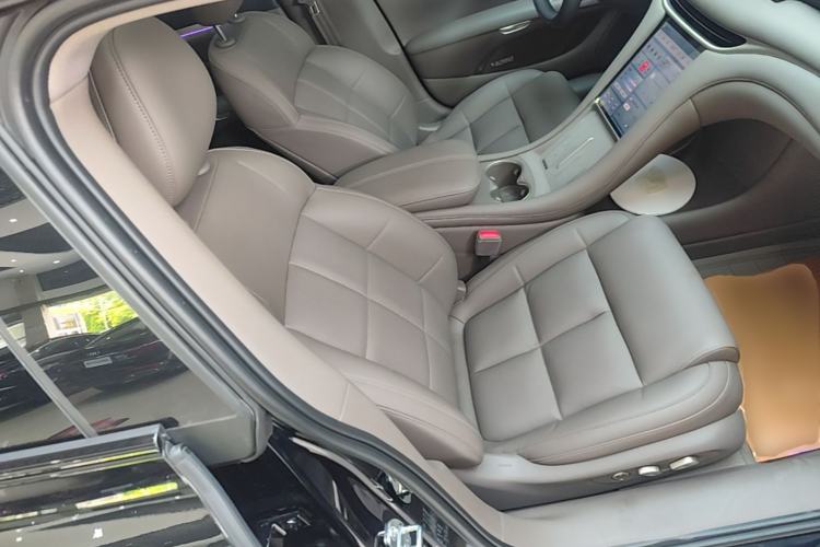 Used IM L6 2025 Max Right Front Seat