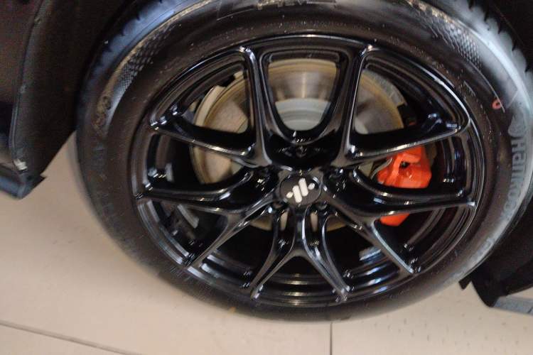 Used IM L6 2025 Max Right Rear Wheel Hub
