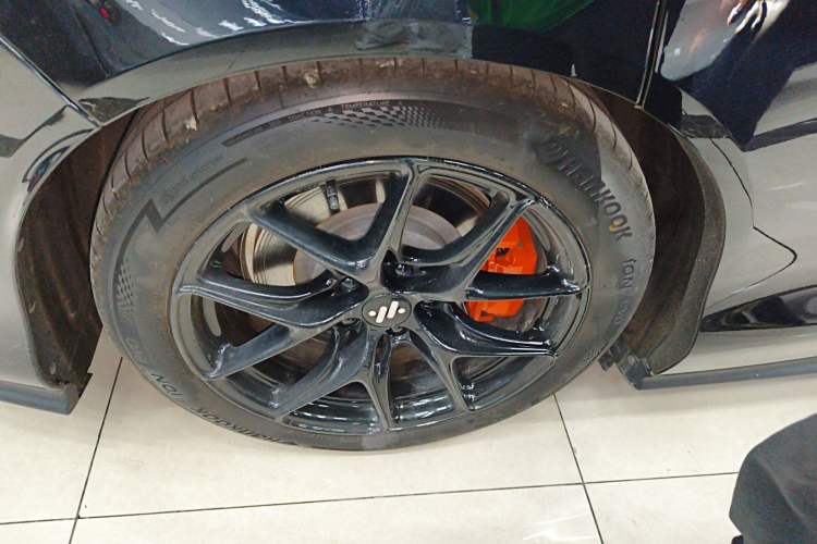 Used IM L6 2025 Ultra Model Right Rear Wheel Hub