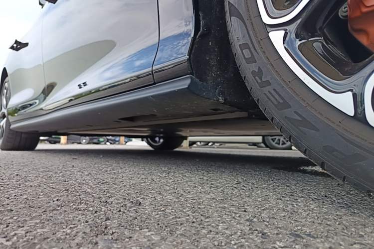 Used IM L6 2025 Ultra Model Right Side Sill