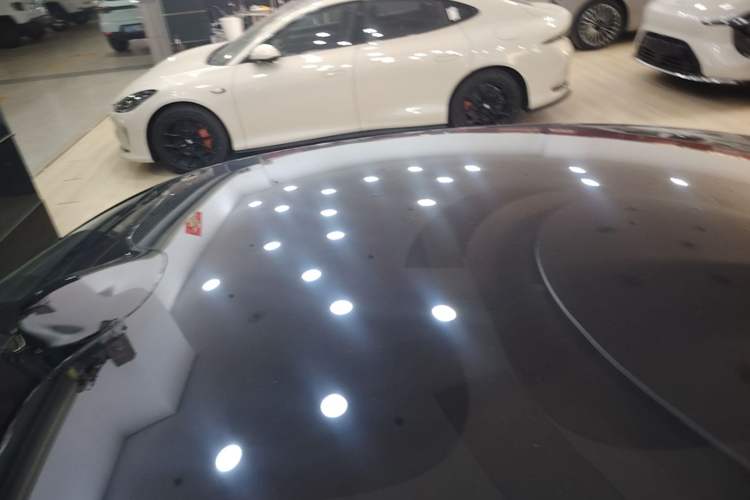 Used IM L6 2025 Ultra Model Roof