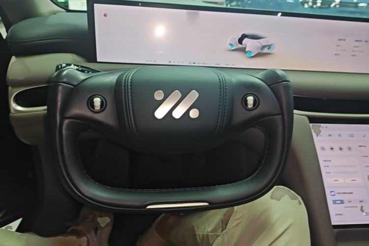 Used IM L6 2025 Max+ Steering Wheel