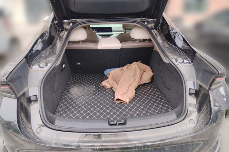 Used IM L6 2025 Max Trunk
