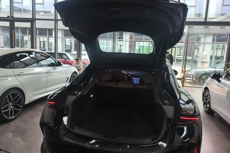 Used IM L6 2025 Ultra Model Trunk