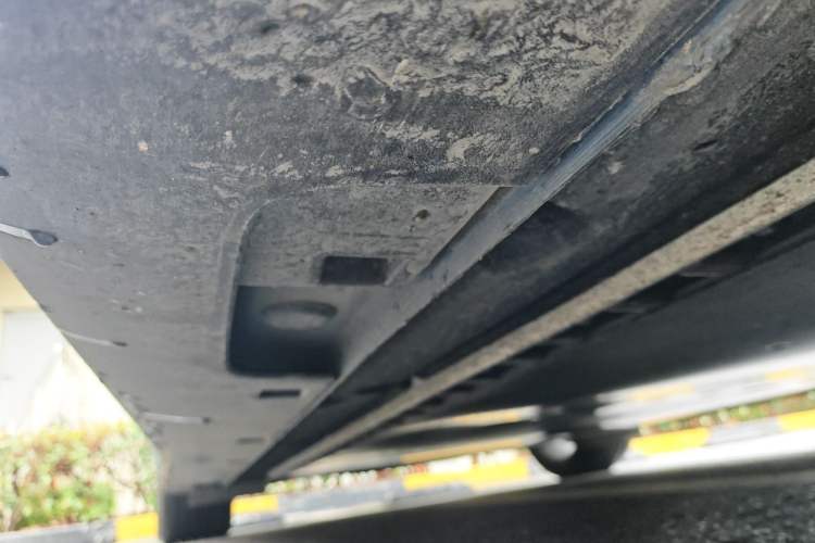 Used IM L6 2025 Max Chassis Front Right
