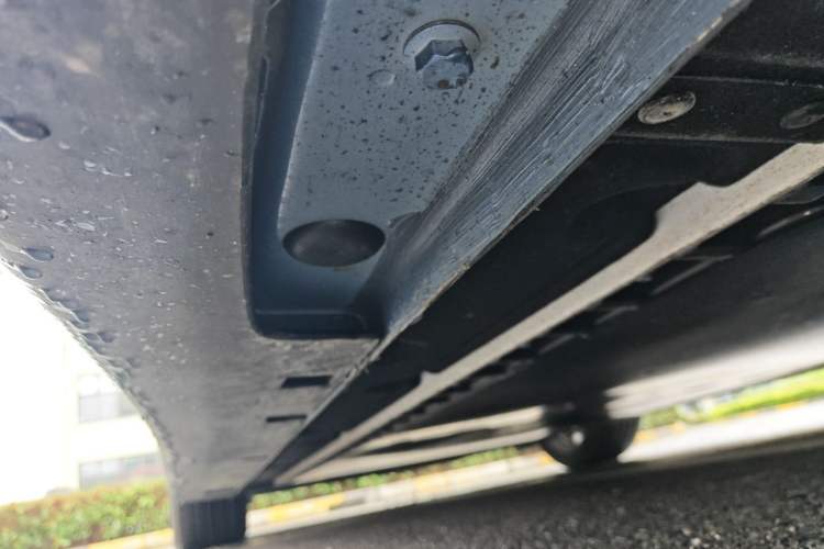 Used IM L6 2025 Max Chassis Rear Left