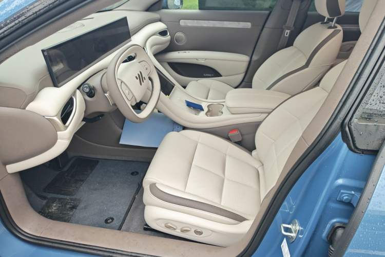 Used IM L6 2025 Max Left Front Seat