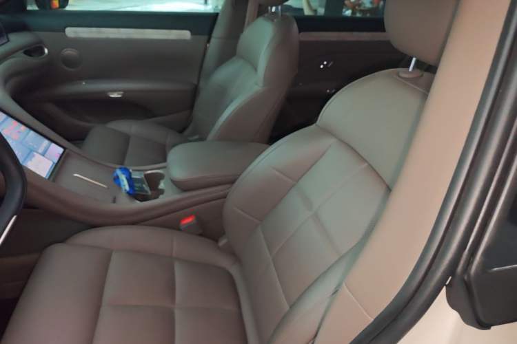 Used IM L6 2025 Ultra Model Left Front Seat