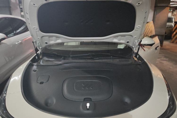Used IM L6 2025 Max Engine Bay