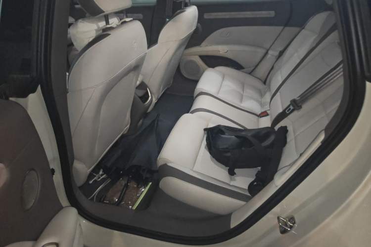 Used IM L6 2025 Max Left Rear Seat