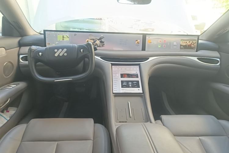 Used IM L6 2025 Ultra Model Center Console