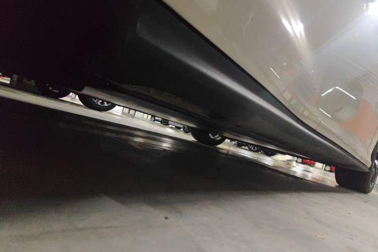 Used IM L6 2025 Max Chassis Rear Right