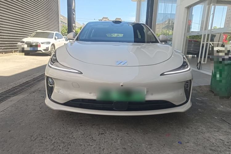 Used IM L6 2025 Ultra Model Front